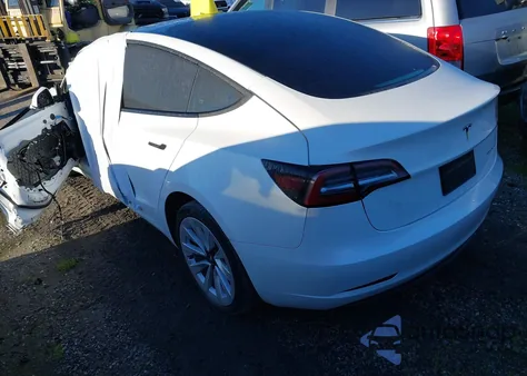 2022 Tesla Model 3 Long Range Dual Motor All-Wheel Drive z USA, uszkodzony, nr VIN 5YJ3E1EB6NF137256